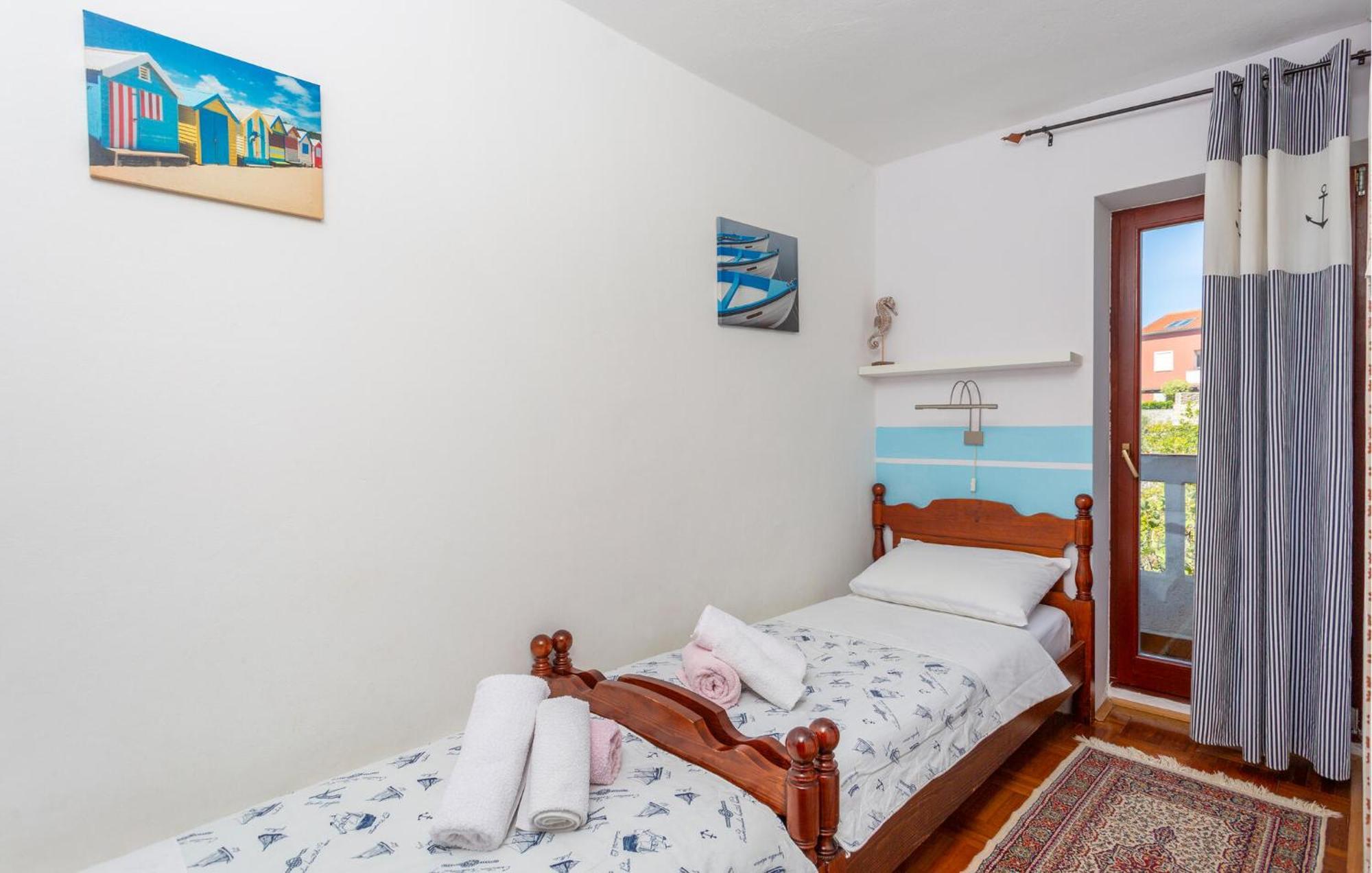 3 Bedroom Stunning Apartment In Krk คิร์ก ภายนอก รูปภาพ