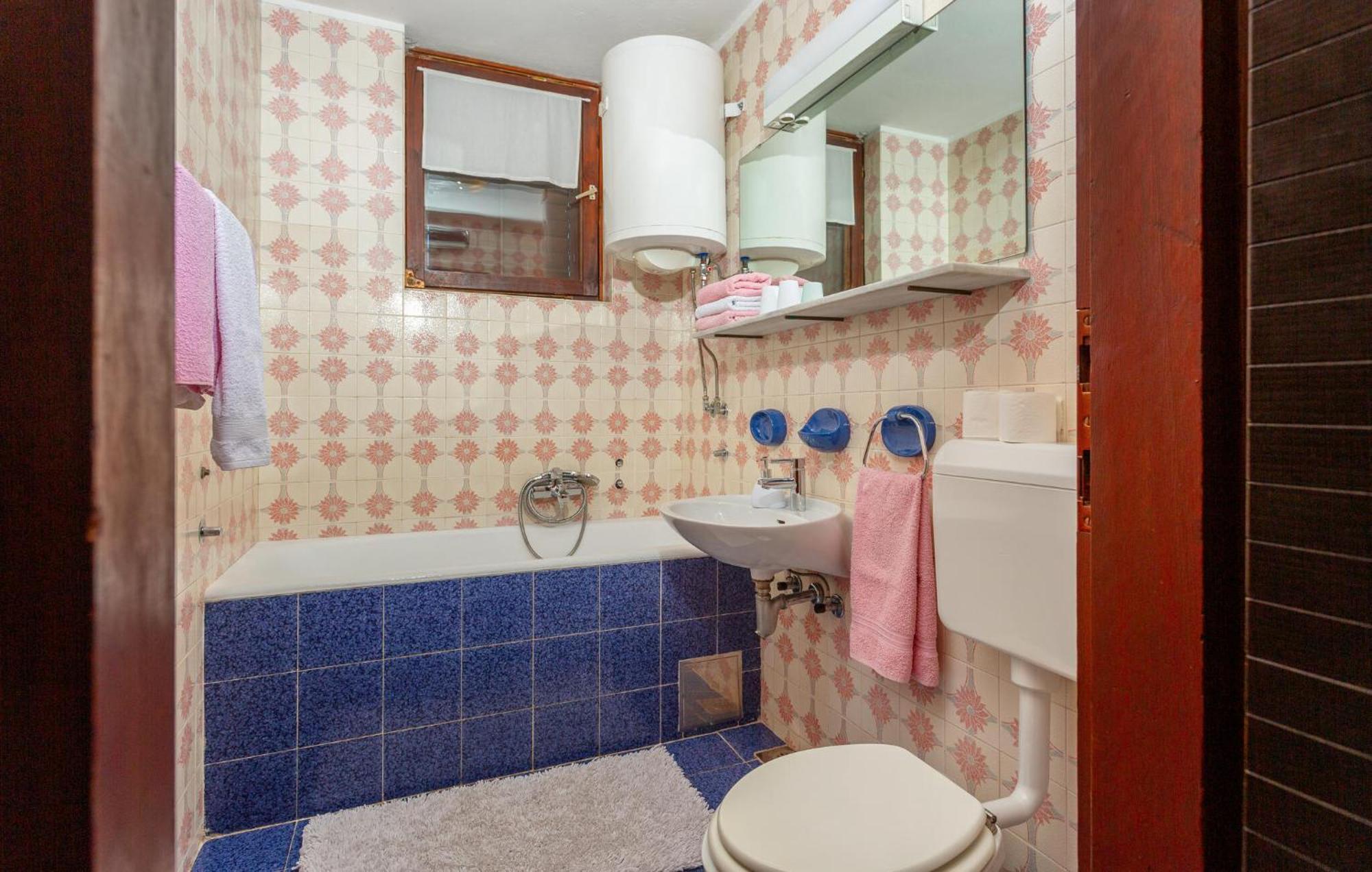 3 Bedroom Stunning Apartment In Krk คิร์ก ภายนอก รูปภาพ