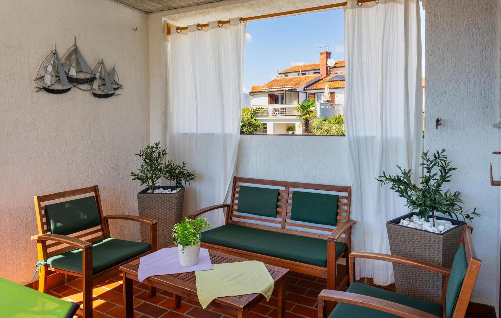3 Bedroom Stunning Apartment In Krk คิร์ก ภายนอก รูปภาพ